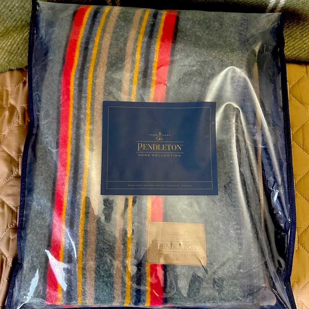 Pendleton Yakima Camp Throw Blanket